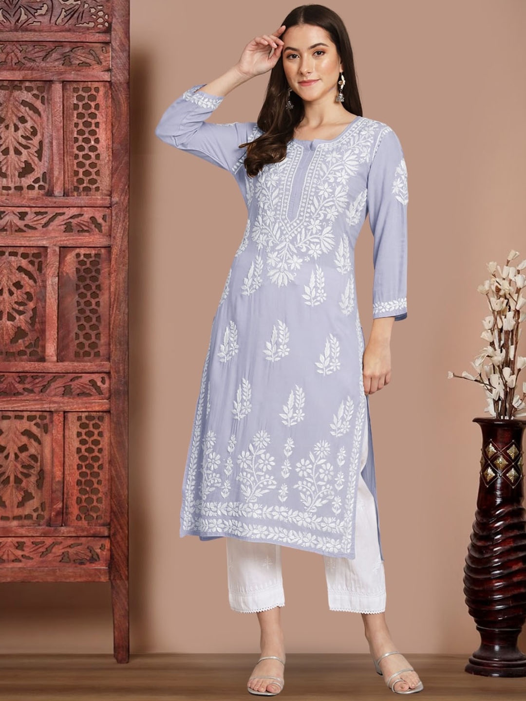 

PARAMOUNT CHIKAN Women Embroidered Lucknowi Chikankari Modal Lavender Kurta