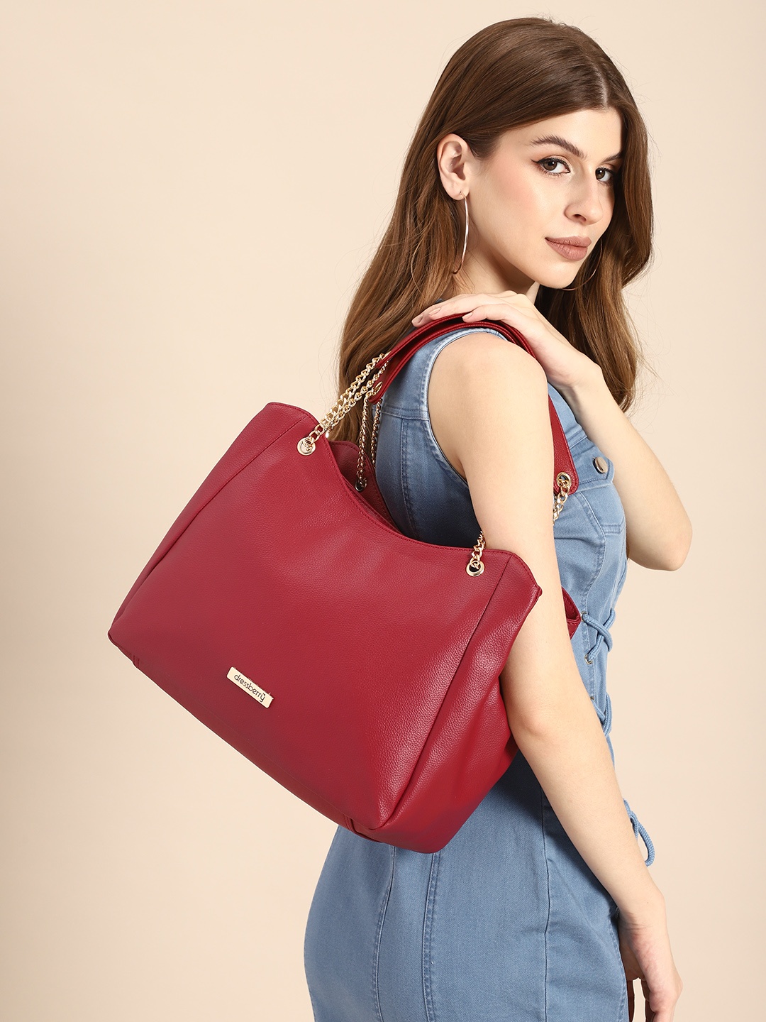 

DressBerry Solid Structured Shoulder Bag, Red