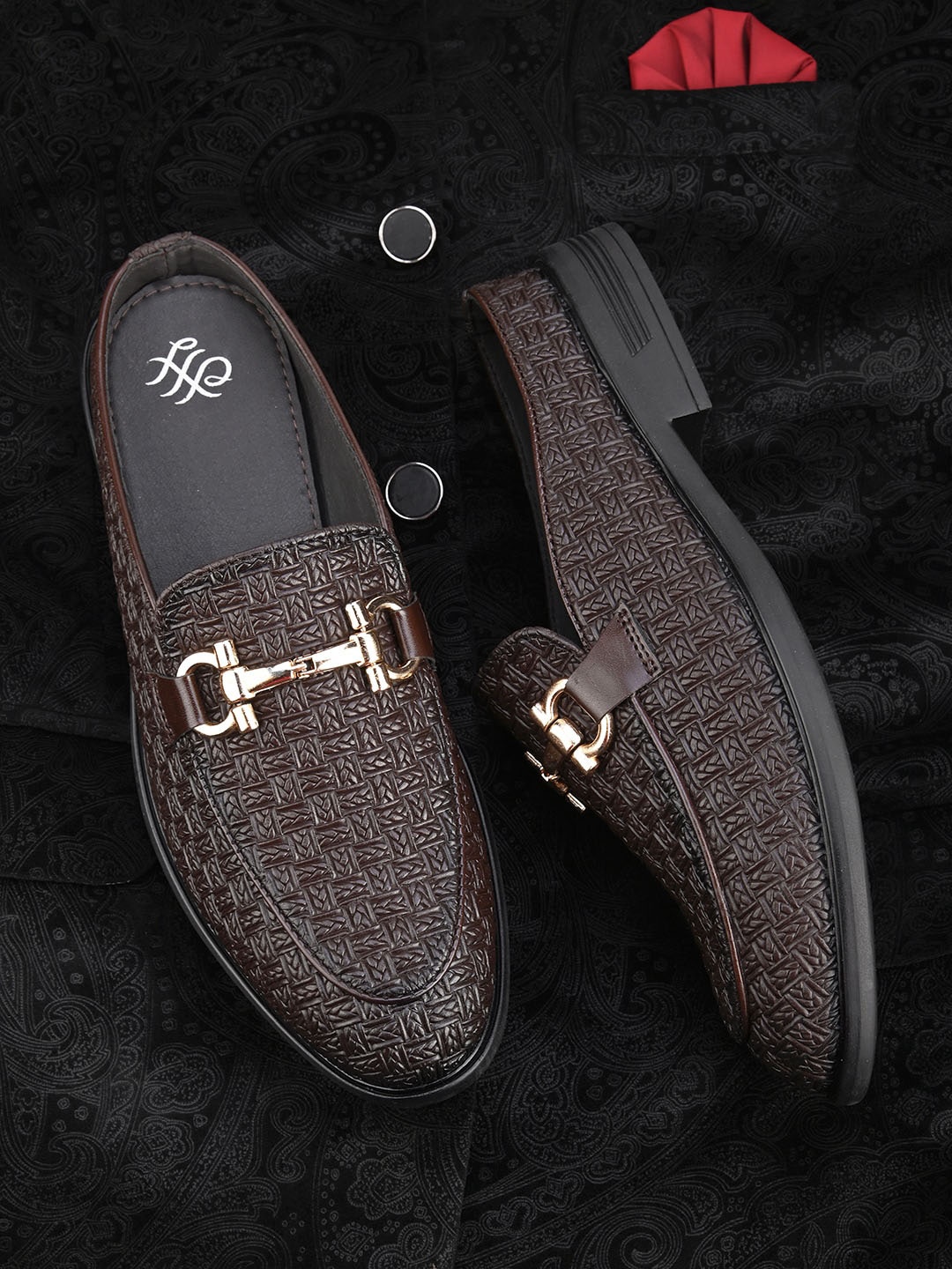 

House of Pataudi Men Textured Round Toe Lightweight Mules, Brown