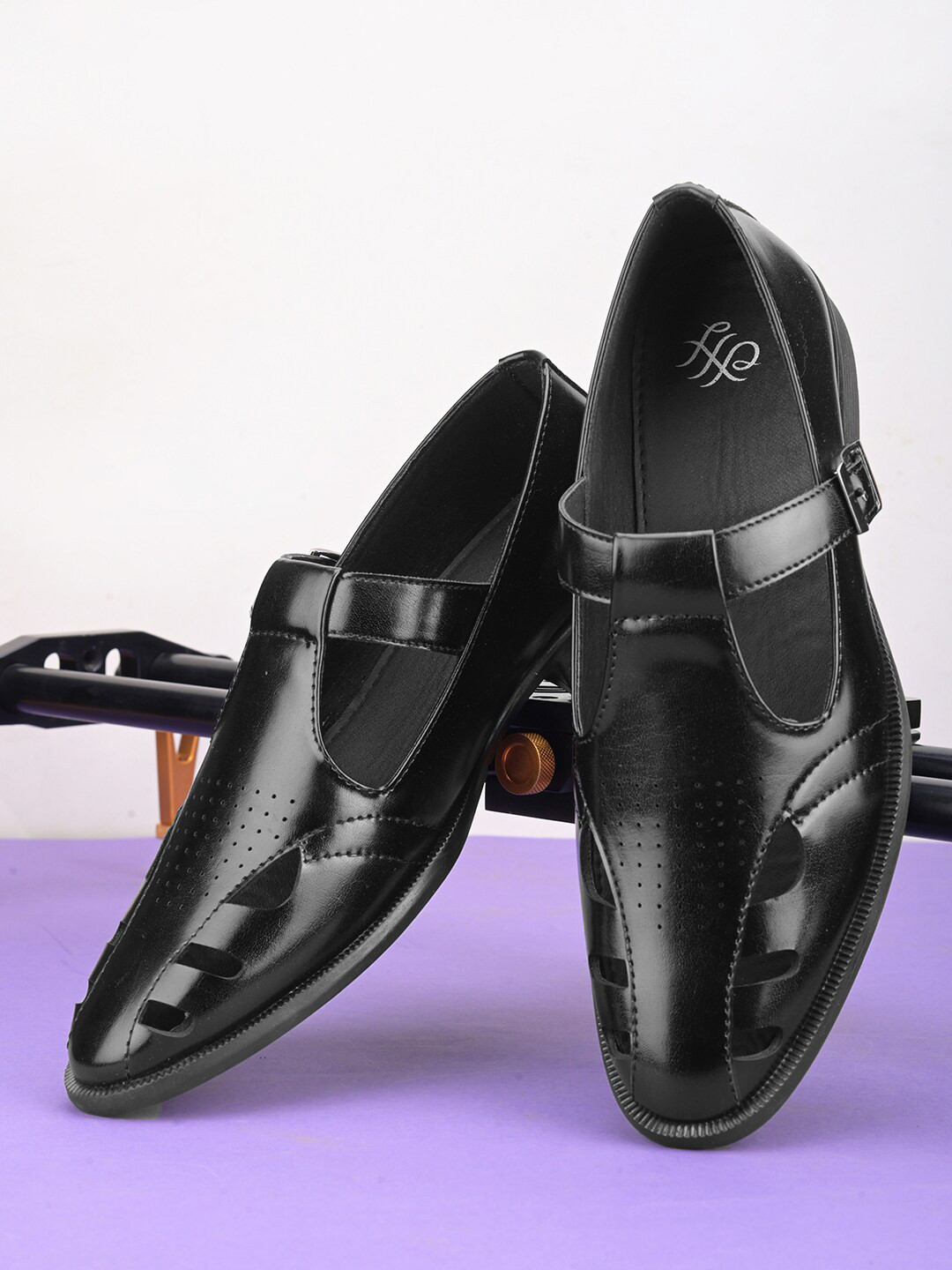 

House of Pataudi Men Shoe-Style Sandals, Black