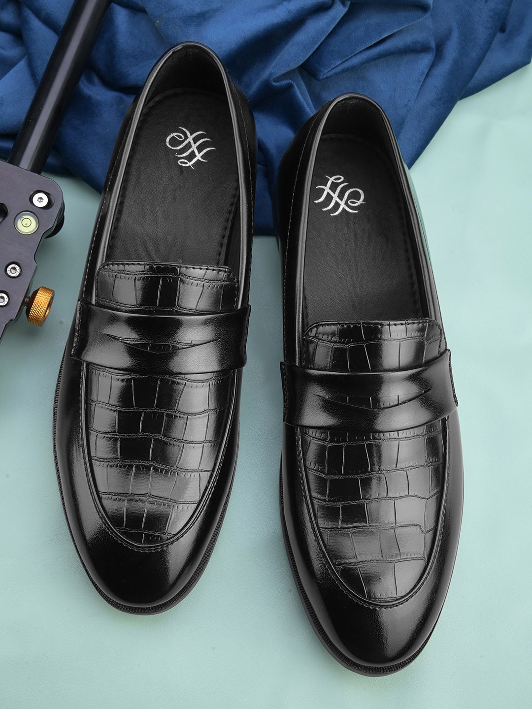 

House of Pataudi Men Textured Round Toe Formal Loafers, Black