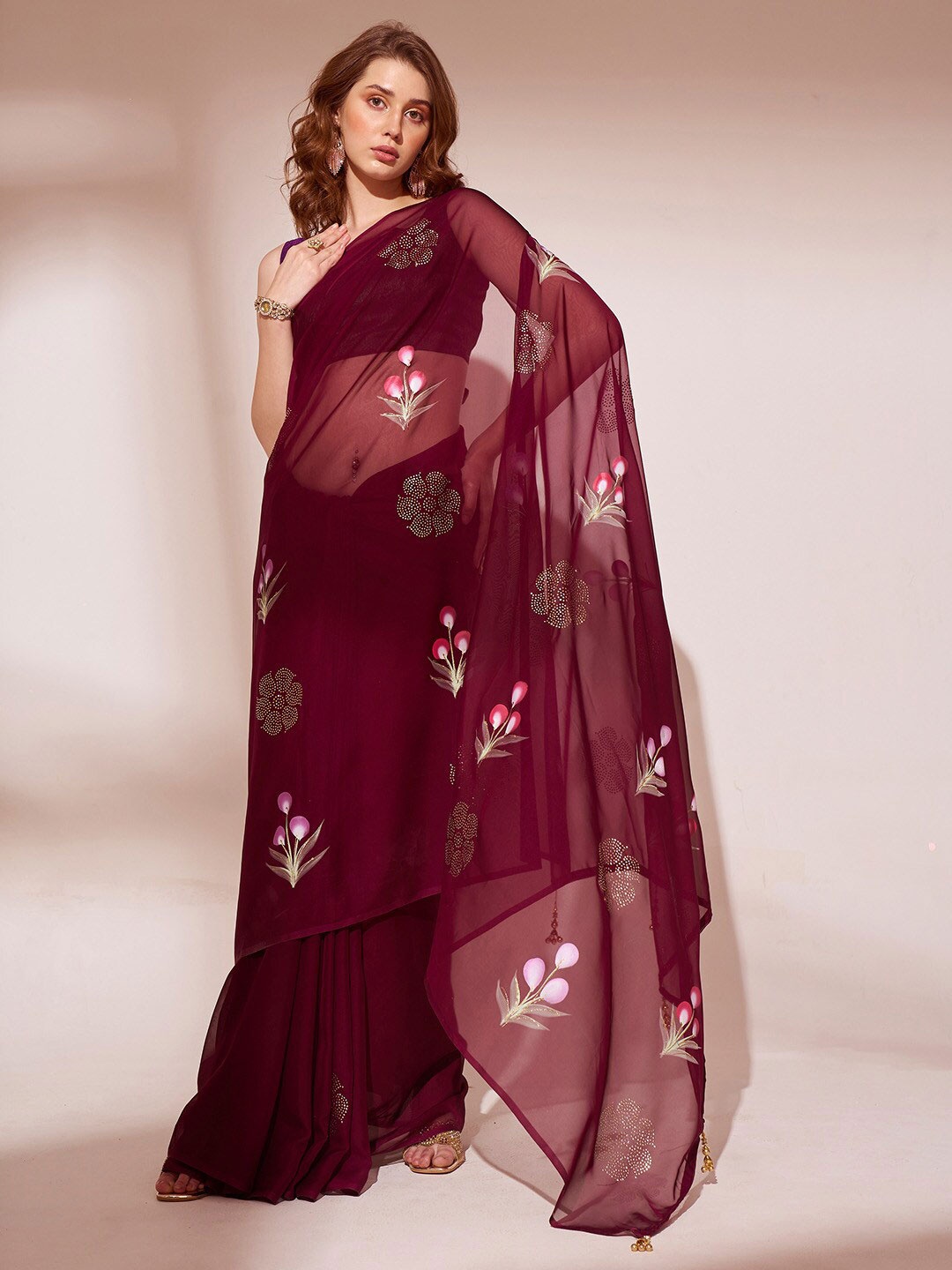 

Ishin Floral Embellished Organza Saree, Burgundy