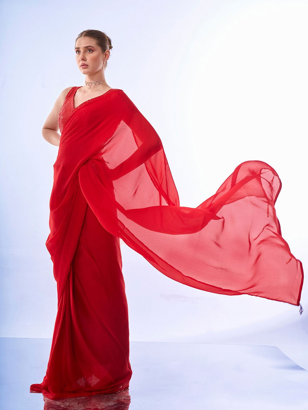 

Ishin Tassel Border Saree, Red