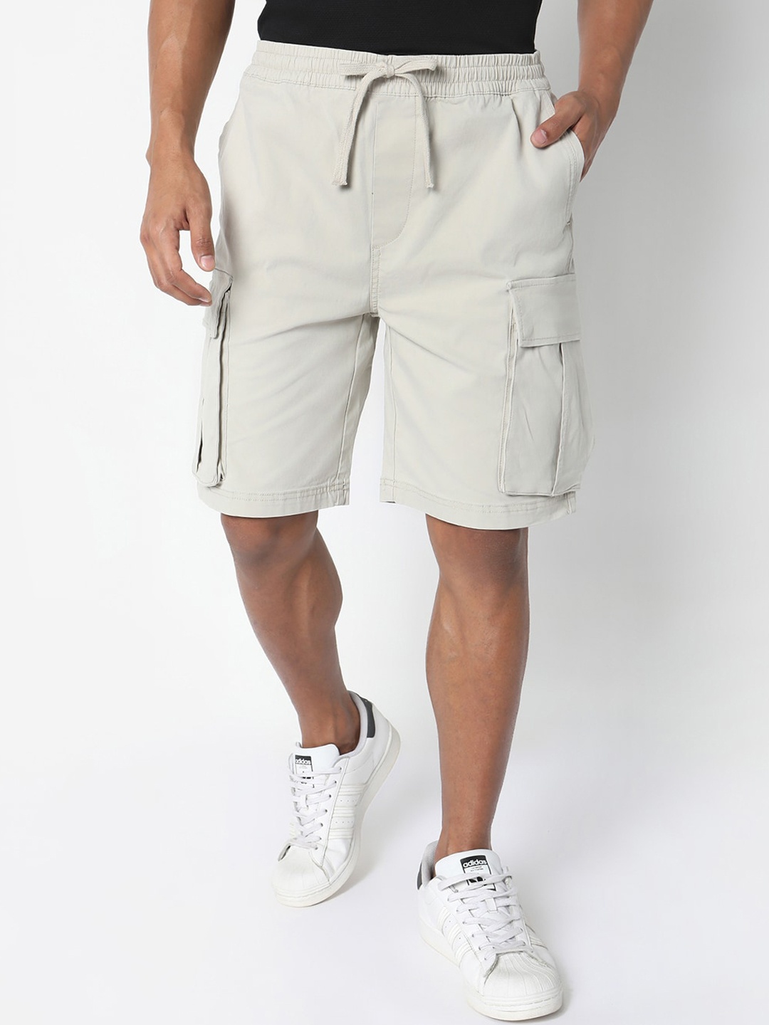 

R&B Men Mid-Rise Cotton Cargo Shorts, Beige