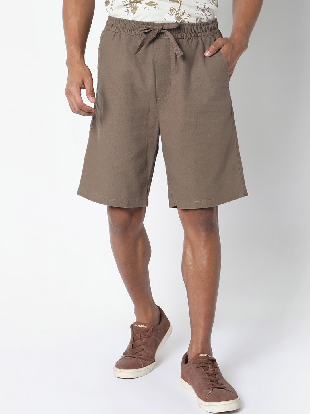 

R&B Men Mid-Rise Cotton Shorts, Brown