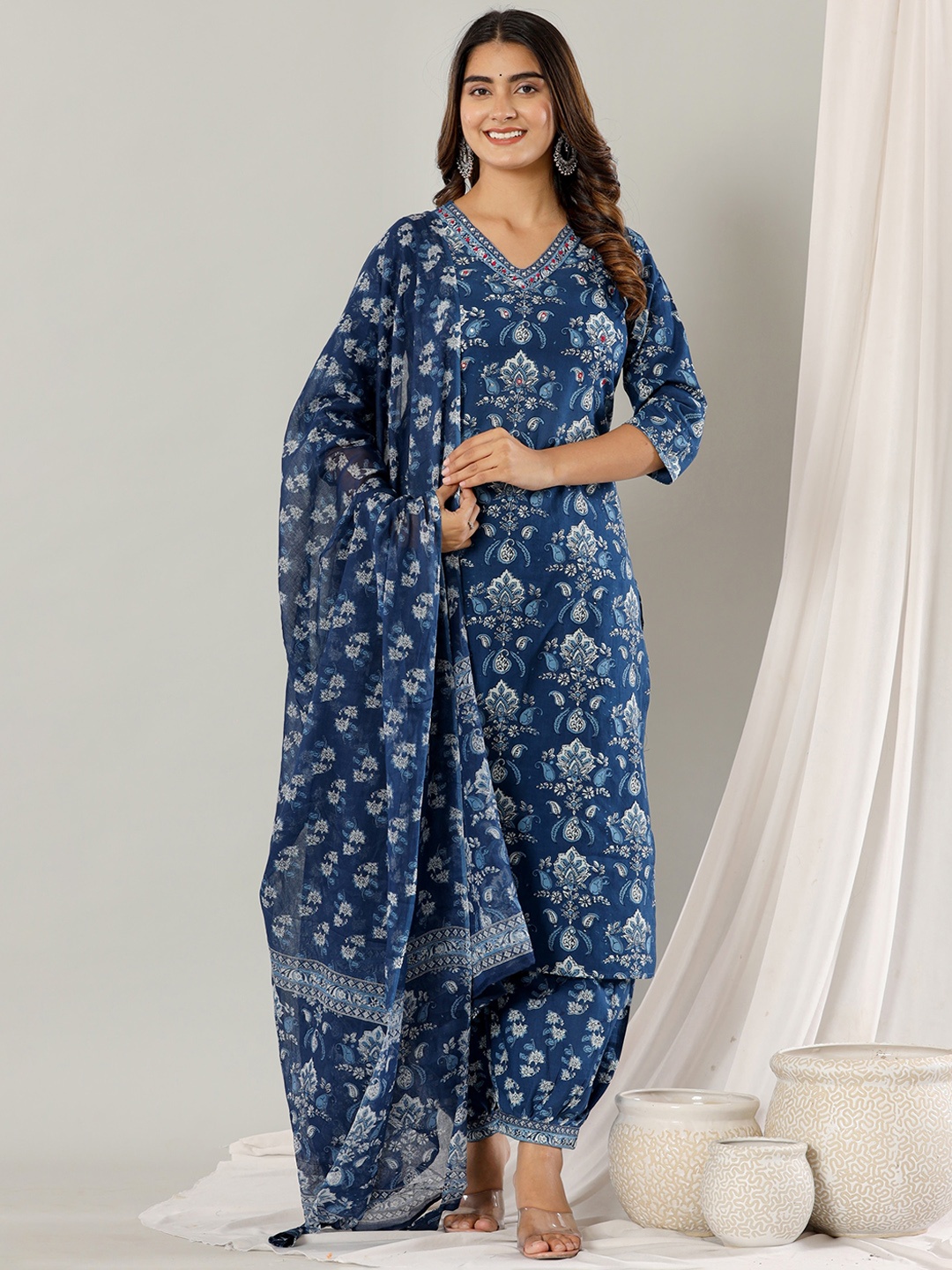 

INDYES V-Neck Floral Printed Regular Pure Cotton Straight Kurta with Salwar & Dupatta, Blue