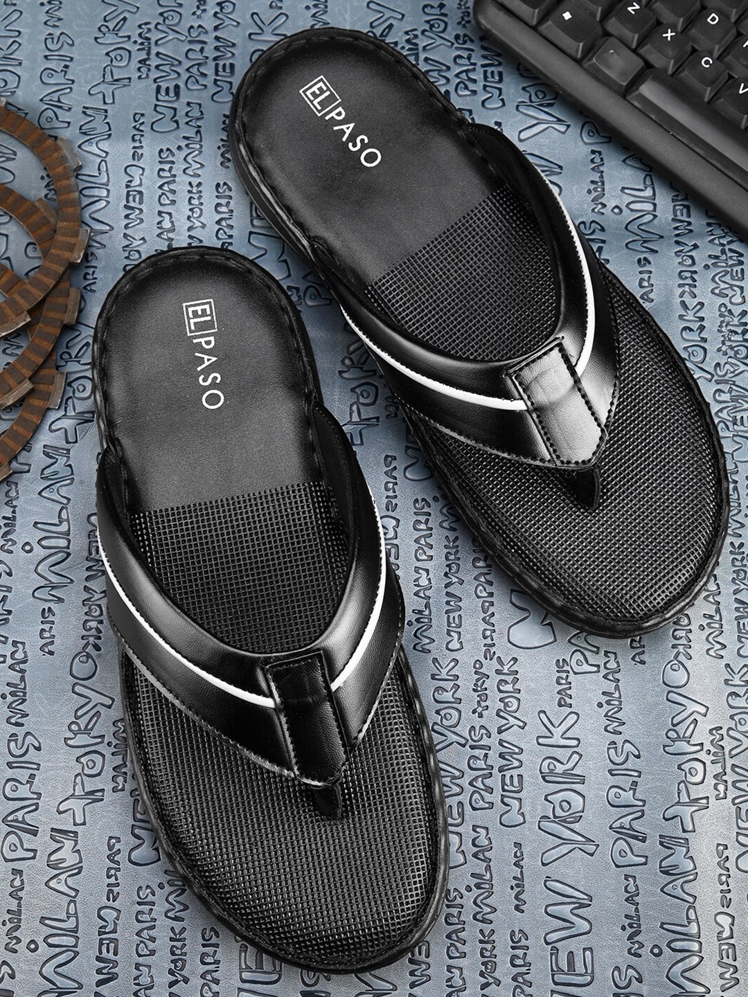 

El Paso Men Leather Thong Flip-Flops, Black