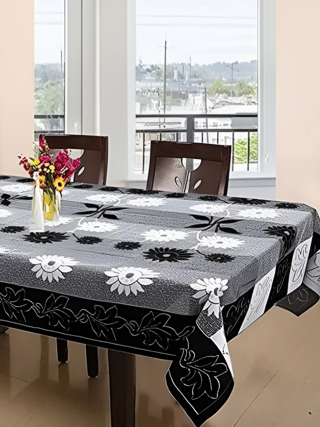 

TANLOOMS Black & White Floral Cotton 6-Seater Rectangle Table Cover