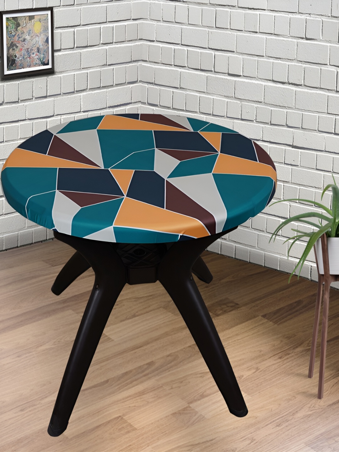 

Eleganta Green Geometric Printed Anti-Slip Round 6-Seater Table Cover