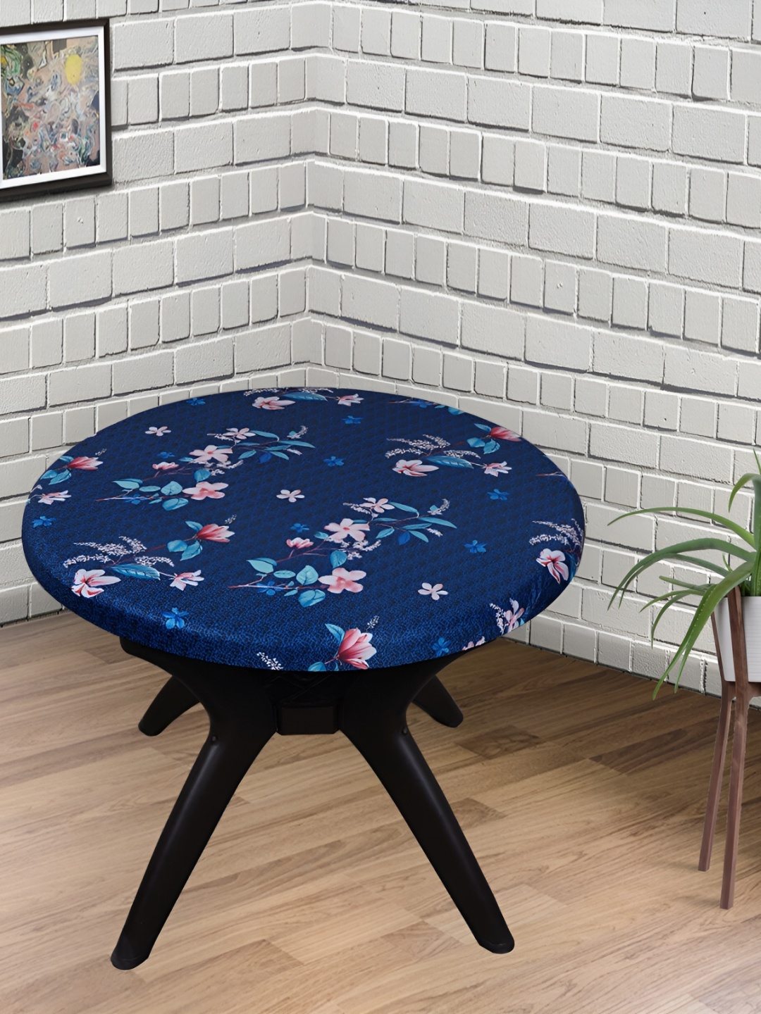 

Eleganta Blue Floral Anti-Slip Round 4-Seater Table Cover