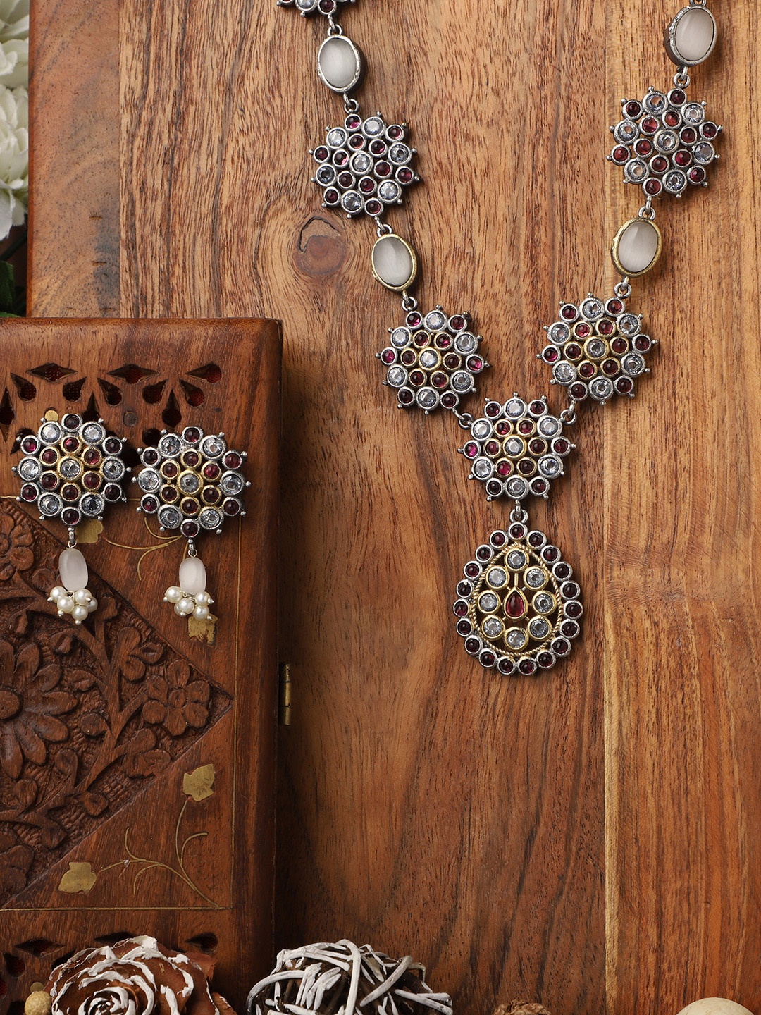 

VENI Silver Plated & Stone Studded Jewellery Set