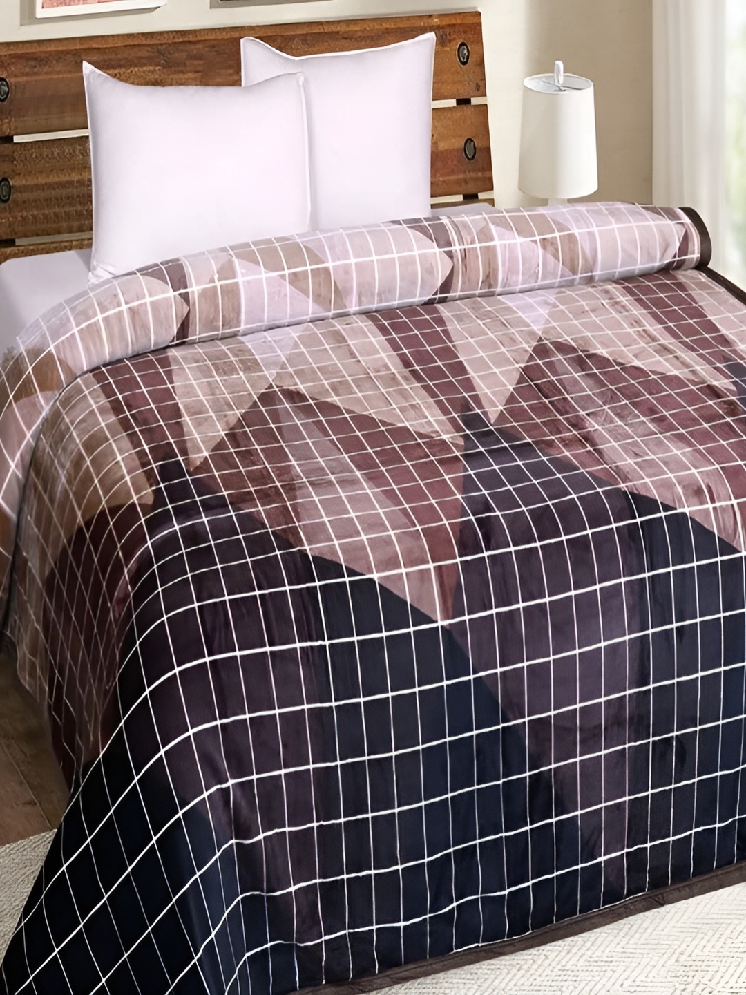 

Signature White & Maroon Geometric Microfiber AC Room 350 GSM Double Bed Blanket