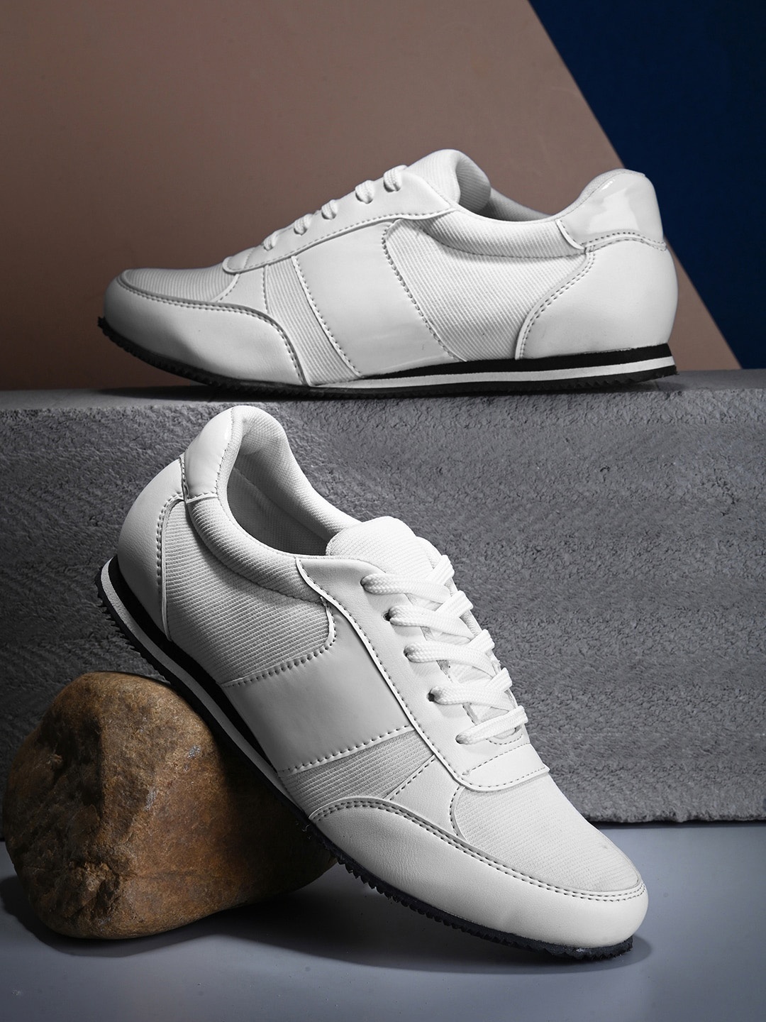 

The Roadster Lifestyle Co. Men Patterned Lace-Up Sneakers, White