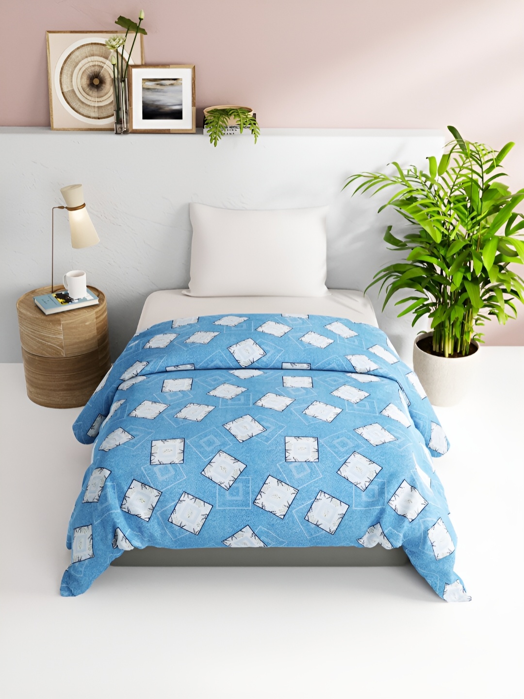 

BIANCA Blue & White Geometric AC Room 150 GSM Single Bed Comforter