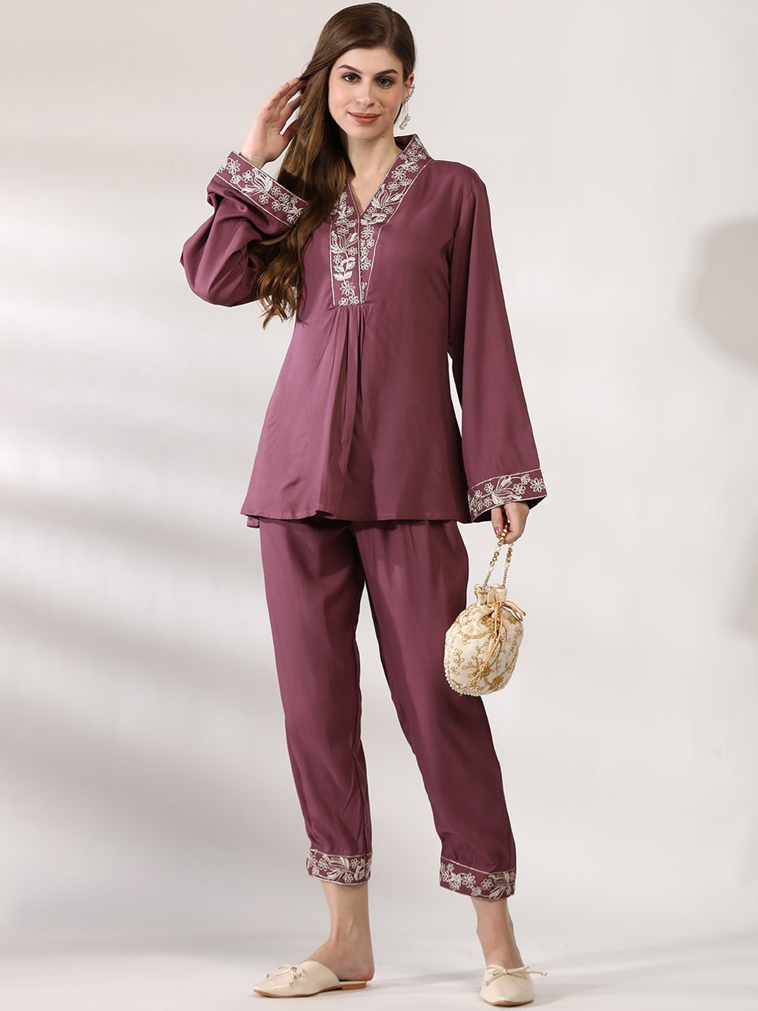 

Anouk Embroidered Top & Trousers Co-Ords, Mauve