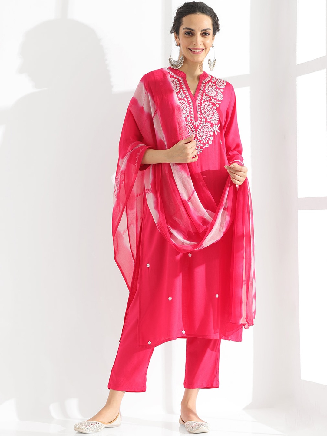 

Anouk Embroidered Regular Thread Work Kurta With Trousers & Dupatta, Fuchsia