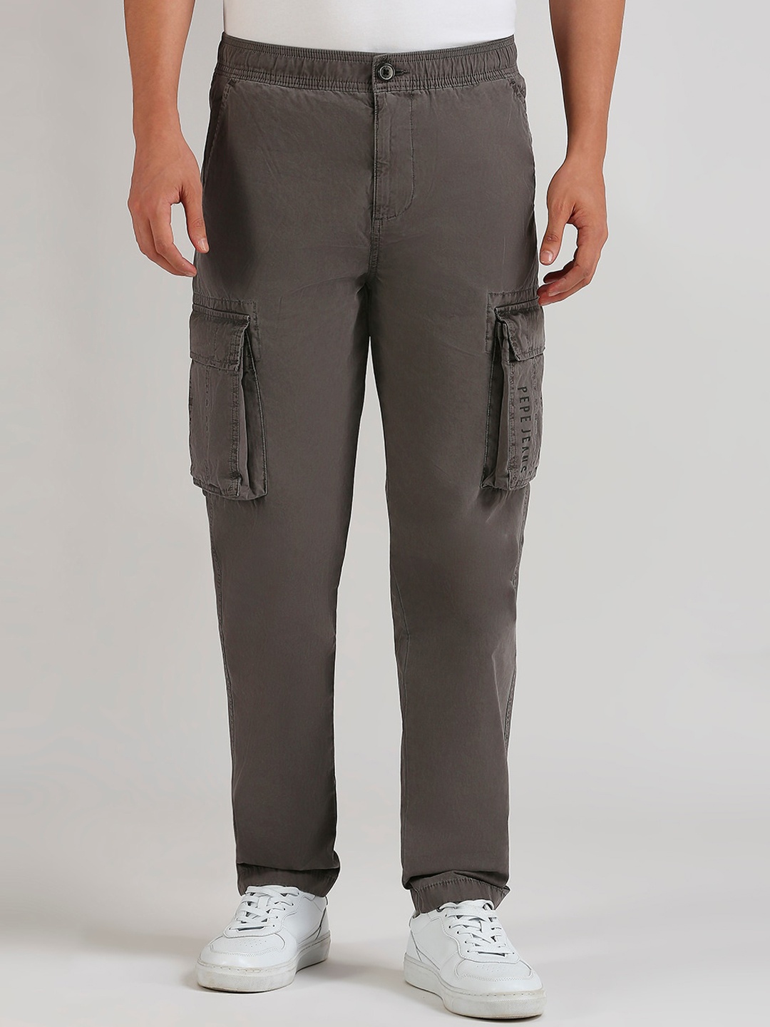 

Pepe Jeans Men Straight Fit Mid Rise Cotton Cargos, Grey