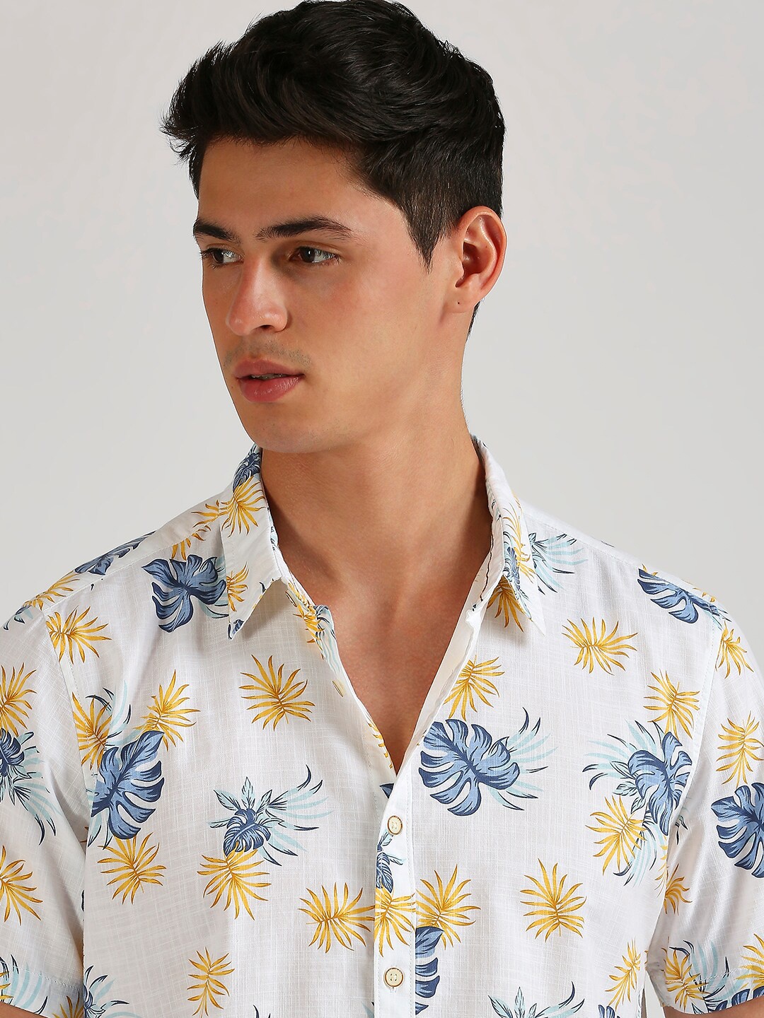 

Pepe Jeans Spread Collar Floral Opaque Printed Cotton Casual Shirt, White