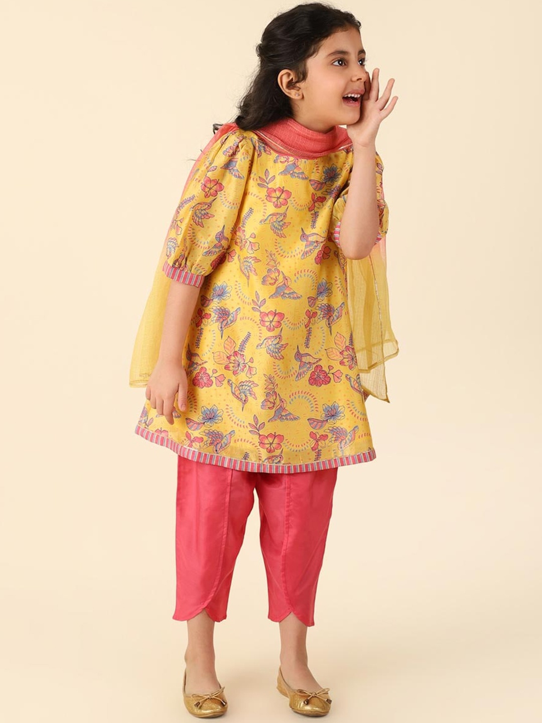 

Fabindia Girls Floral Printed Puffed Sleeves Cotton & Silk Kurta with Salwar & Dupatta, Yellow
