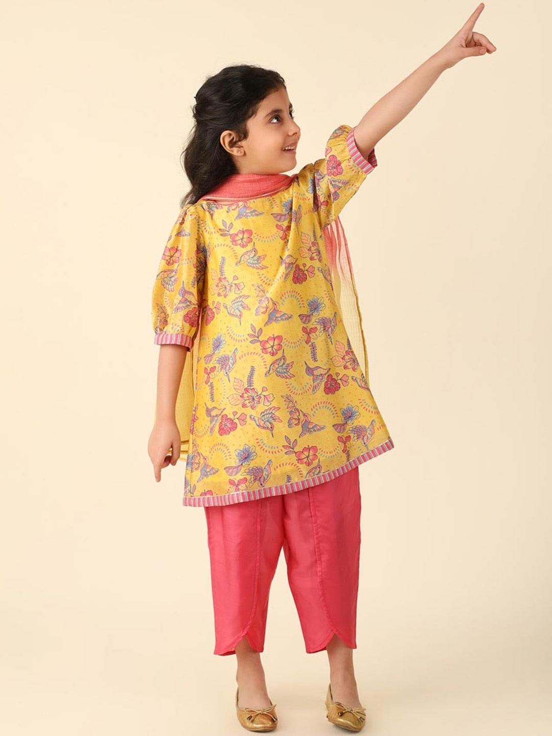 

Fabindia Girls Floral Printed Puffed Sleeves Cotton & Silk Kurta with Salwar & Dupatta, Yellow