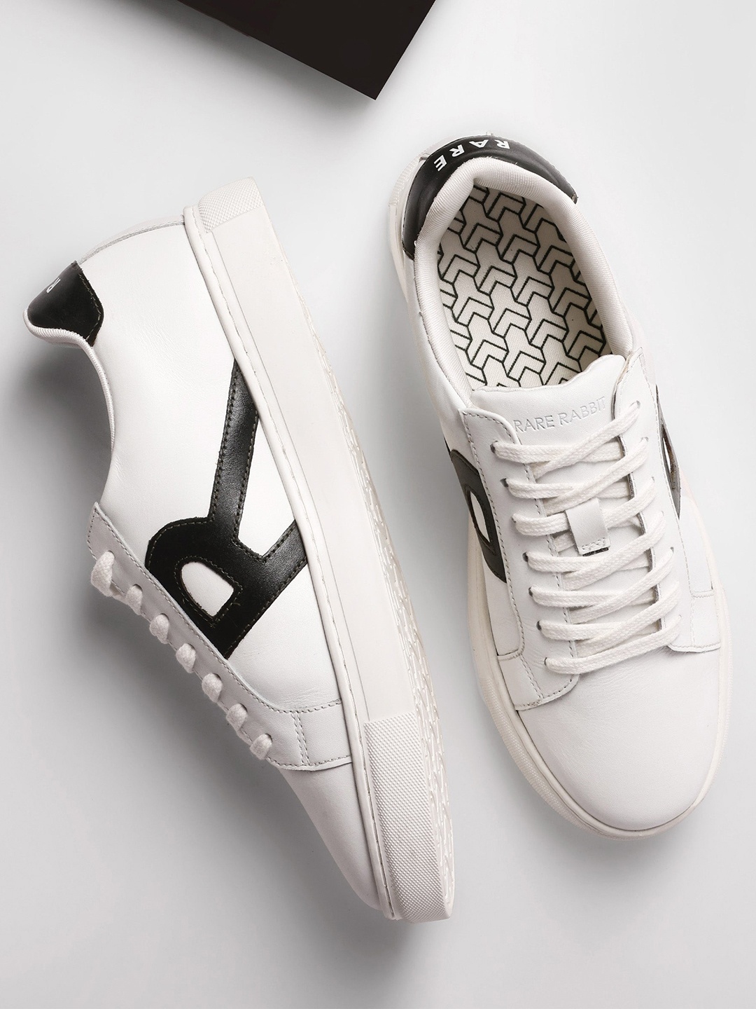 

RARE RABBIT Men Nova Leather Lace-Up Sneakers, White
