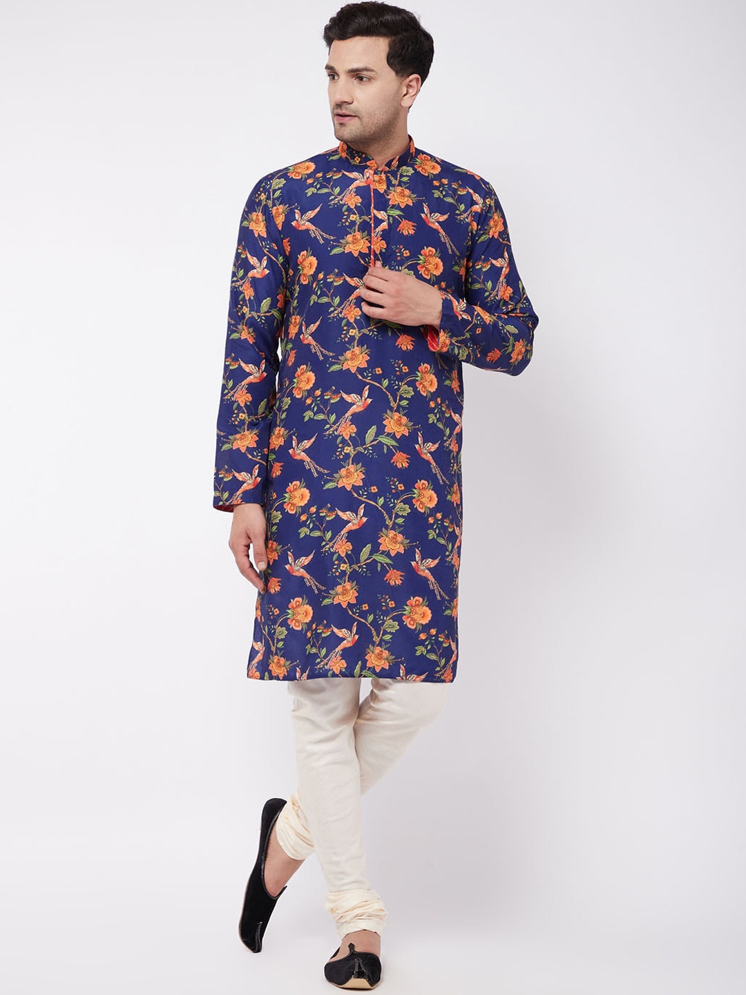 

VASTRAMAY Floral Printed Gotta Patti Kurta with Pyjamas, Blue