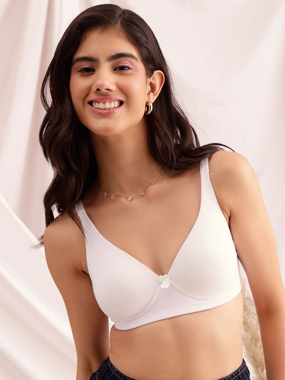 

Chelvet Full Coverage Lightly Padded Everyday Bra With All Day Comfort, White