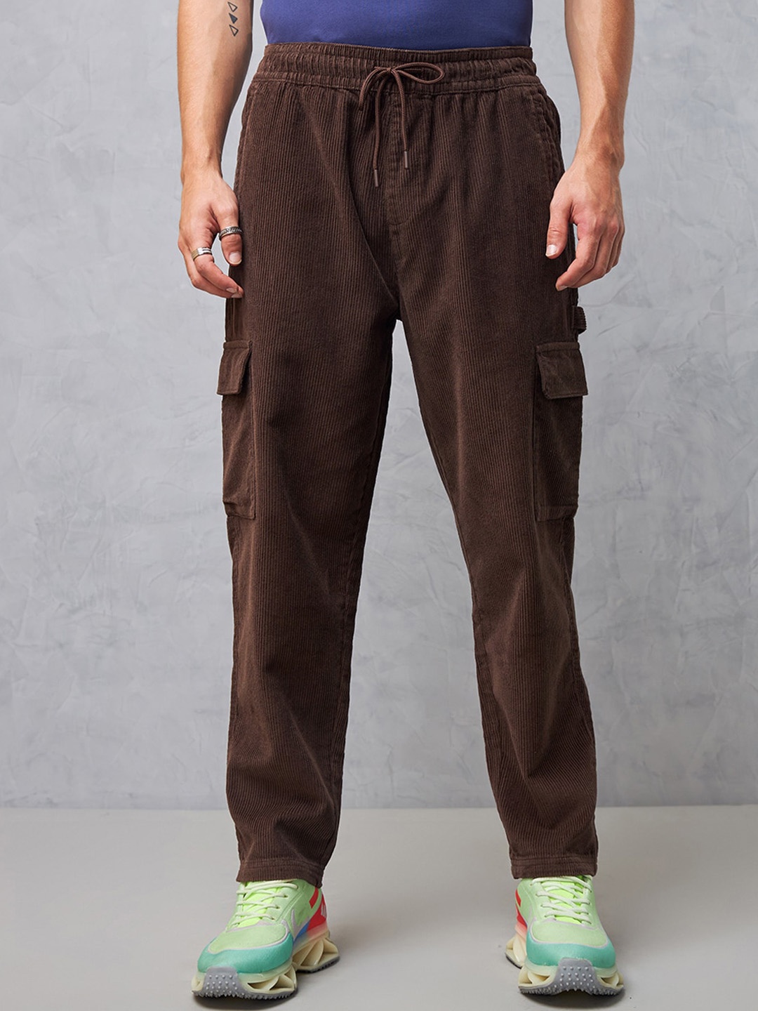 

Bewakoof Men Baggy Oversized Cargo Carpenter Pants, Brown