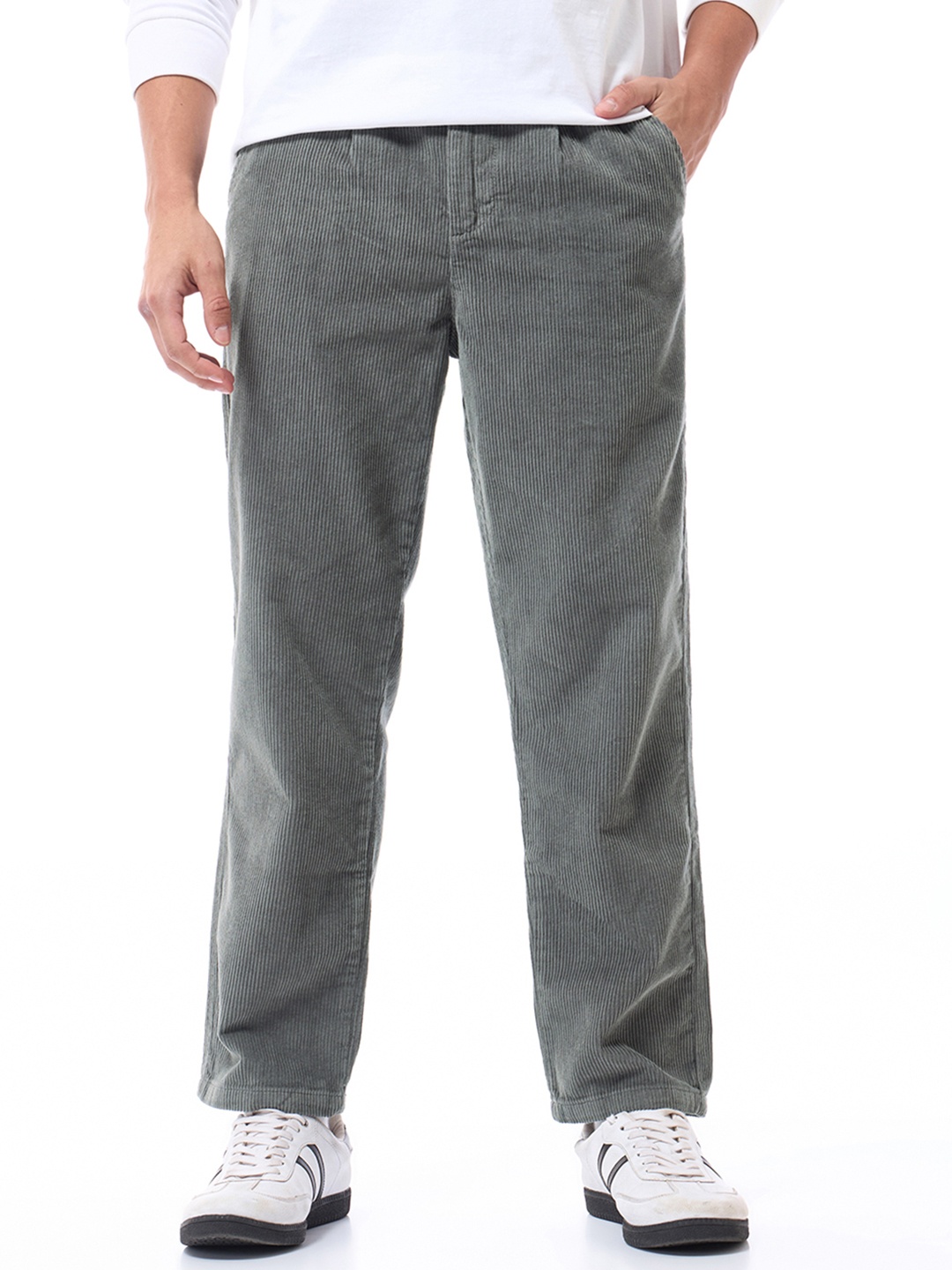 

Bewakoof Men Grey Pants