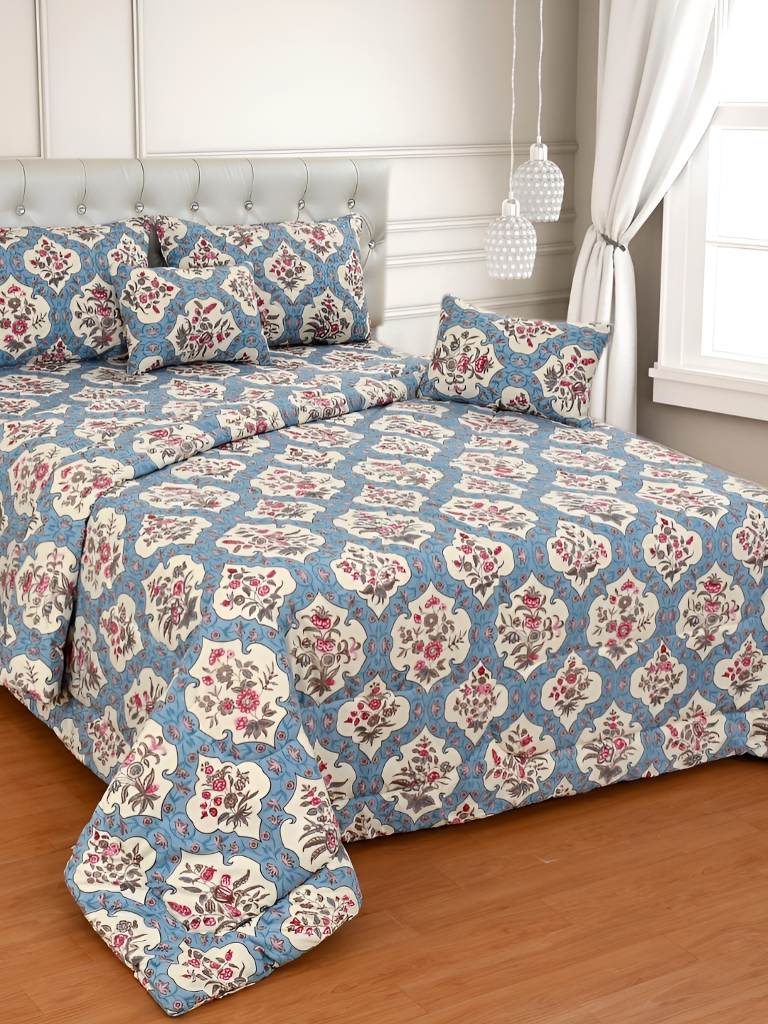 

Nivasam Blue & Cream 6 Piece Ethnic Motifs Cotton Double King Superfine Bedding Set