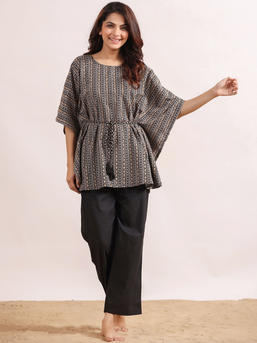 

SANSKRUTIHOMES Ethnic Motifs Printed Pure Cotton Night Suit, Black