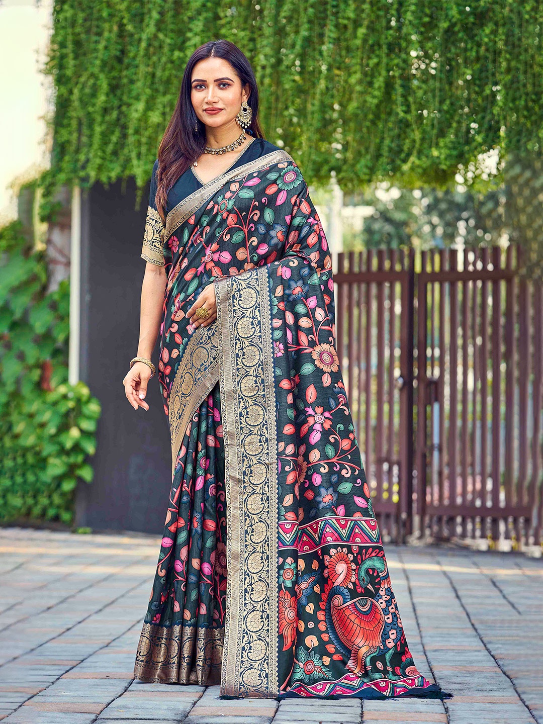 

CHANSI Kalamkari Printed Zari Saree, Navy blue