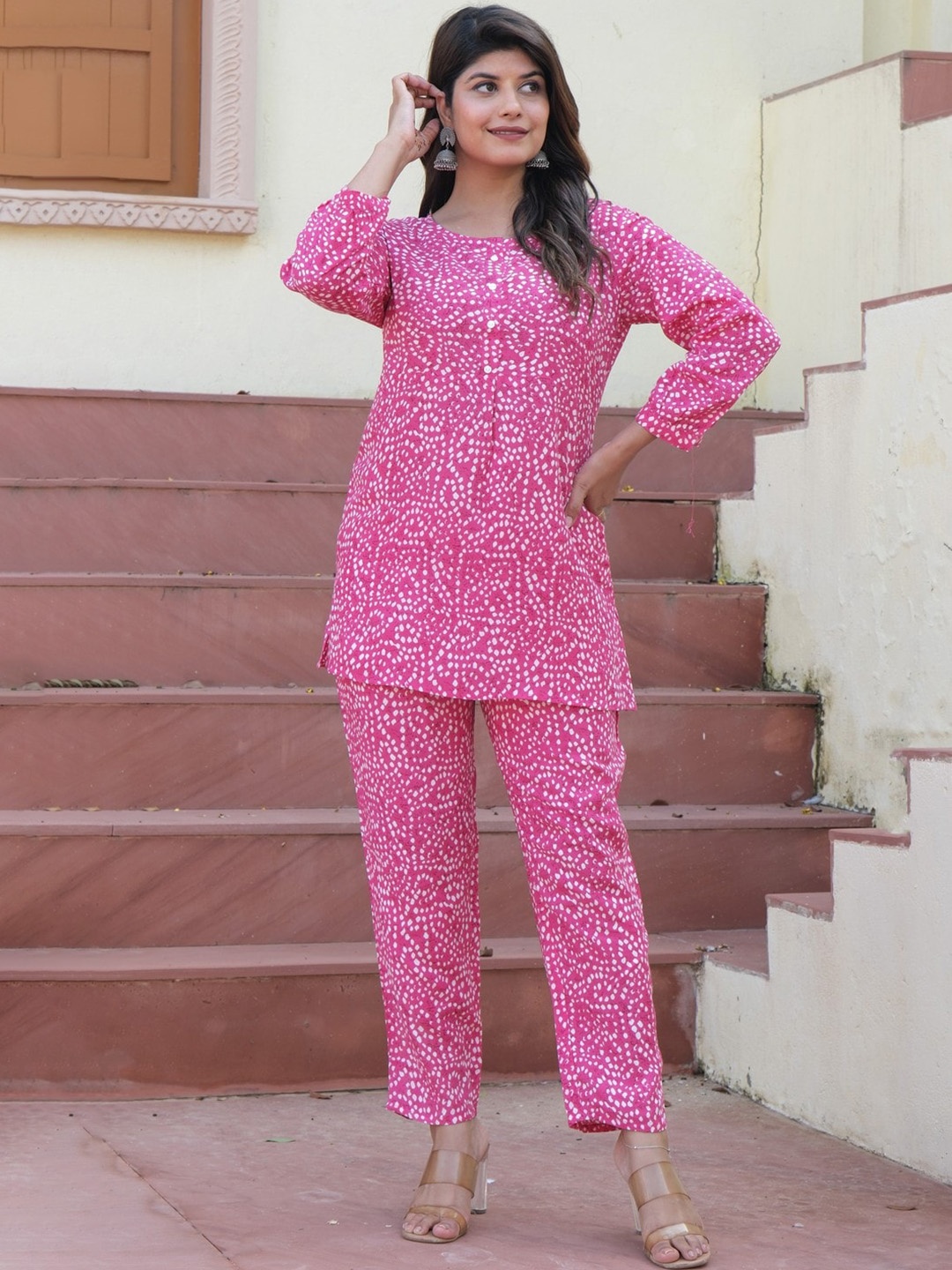 

HEBA Geometric Printed Three-Quarter Sleeeves Regular Kurti with Trousers, Pink