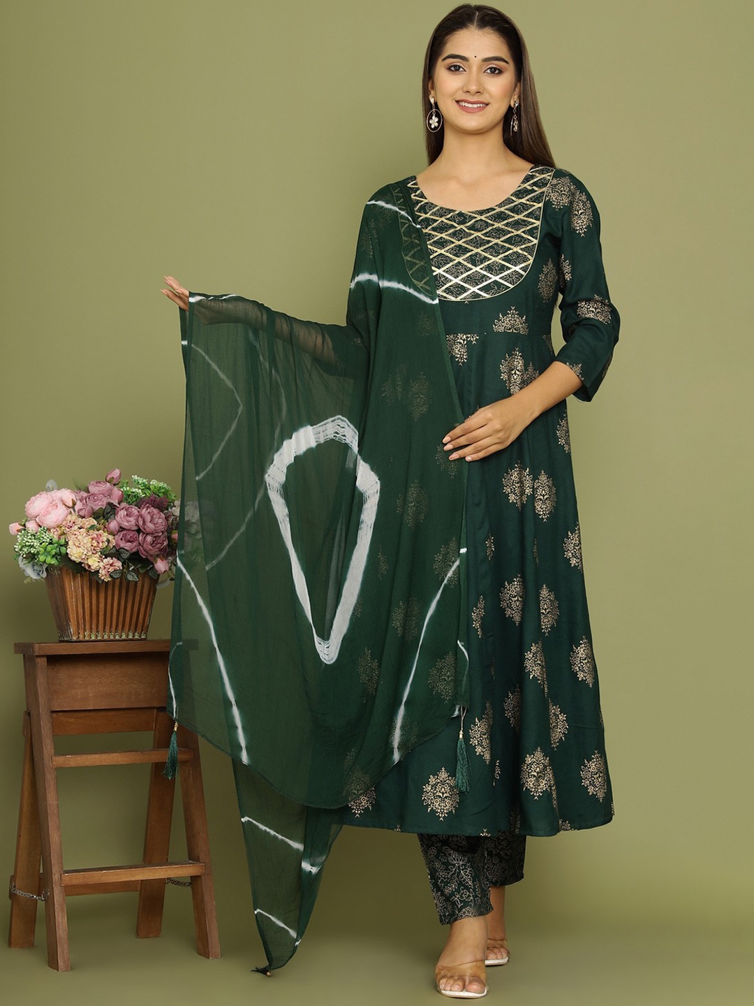 

HEBA Ethnic Motifs Printed Anarkali Kurta with Trousers & Dupatta, Green