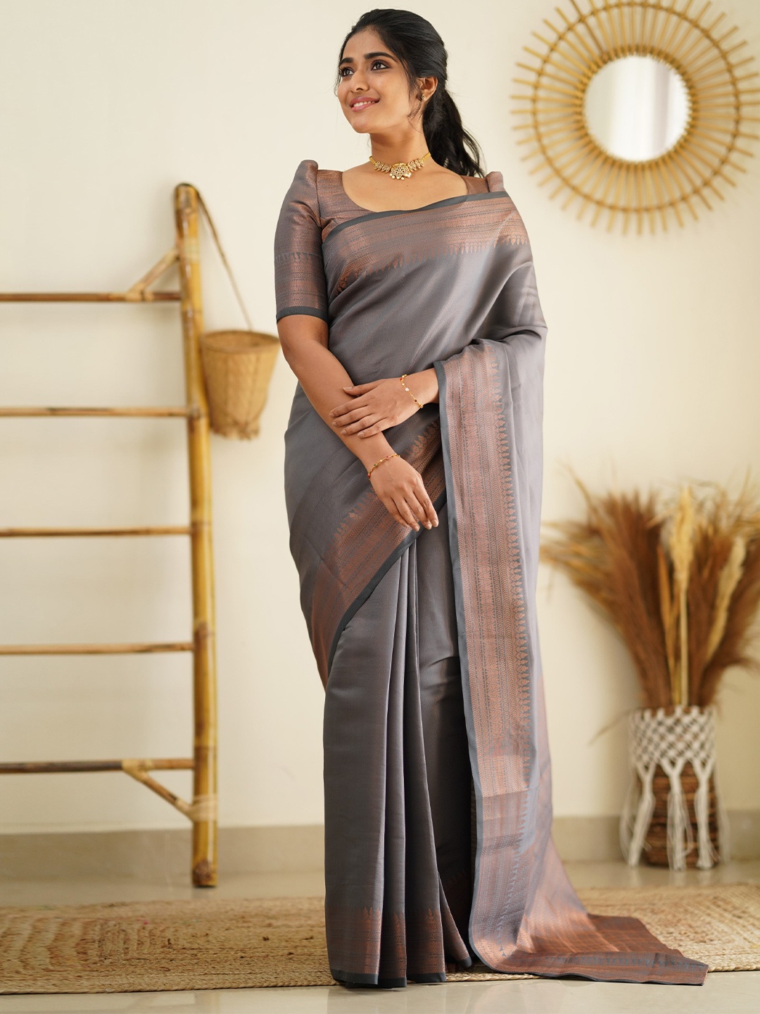 

HOLLYBEE TELLS Ethnic Motifs Pure Silk Banarasi Zari Saree, Grey