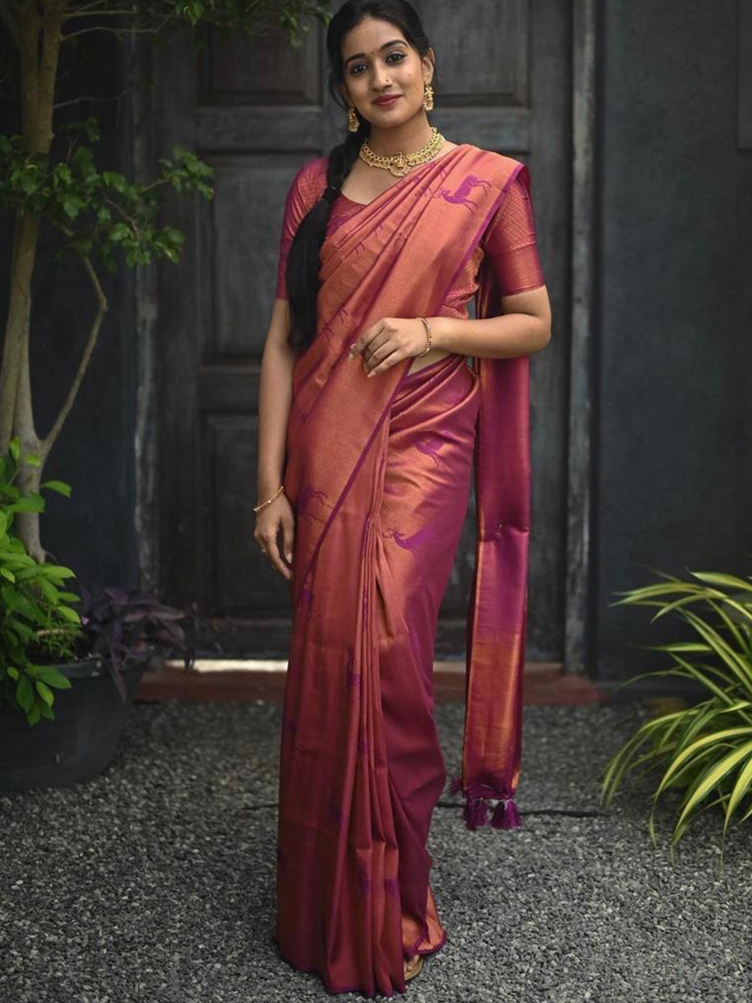 

HOLLYBEE TELLS Ethnic Motifs Zari Pure Silk Banarasi Saree with Tassels, Pink
