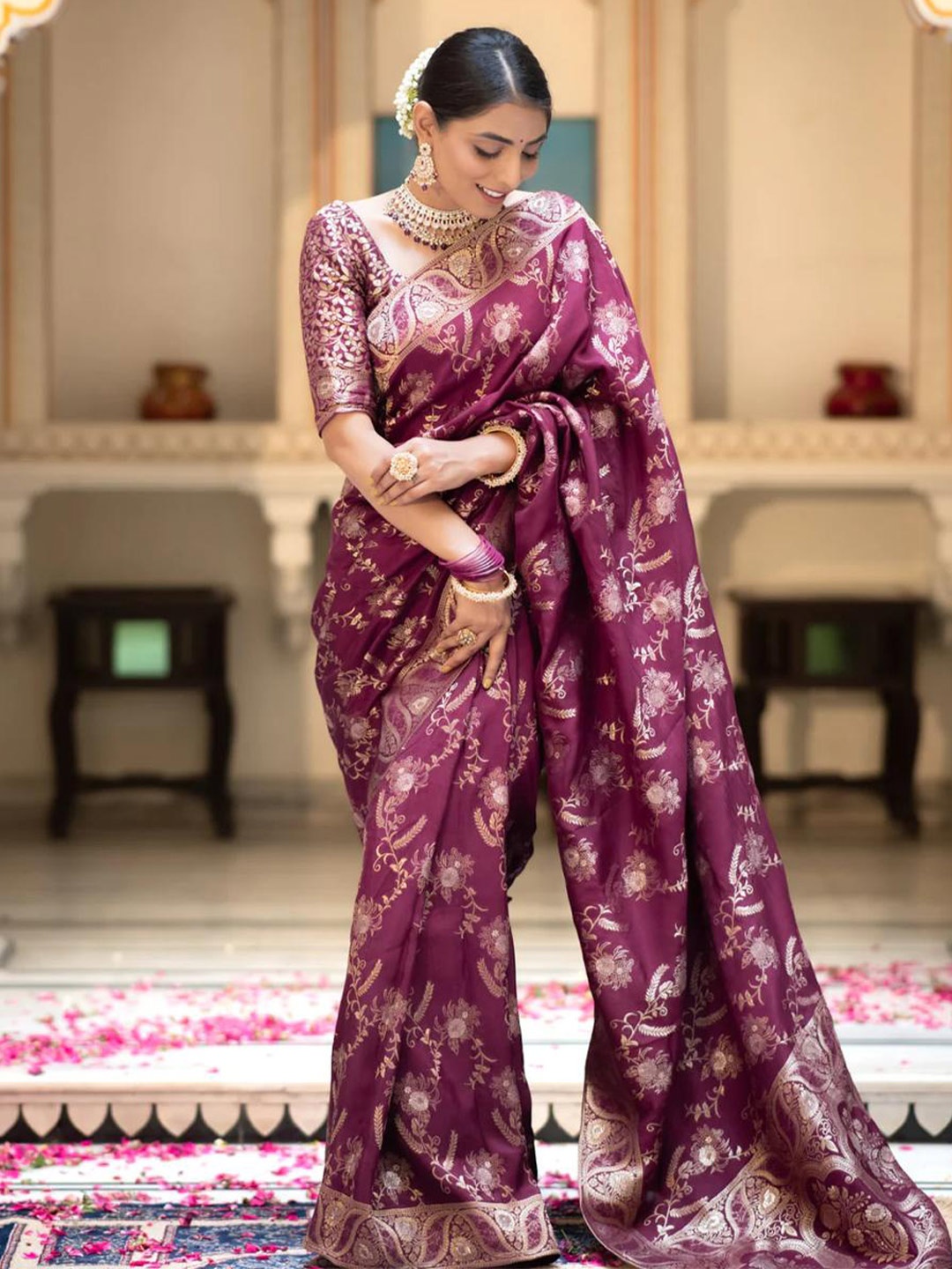 

HOLLYBEE TELLS Ethnic Motifs Zari Pure Silk Saree, Purple