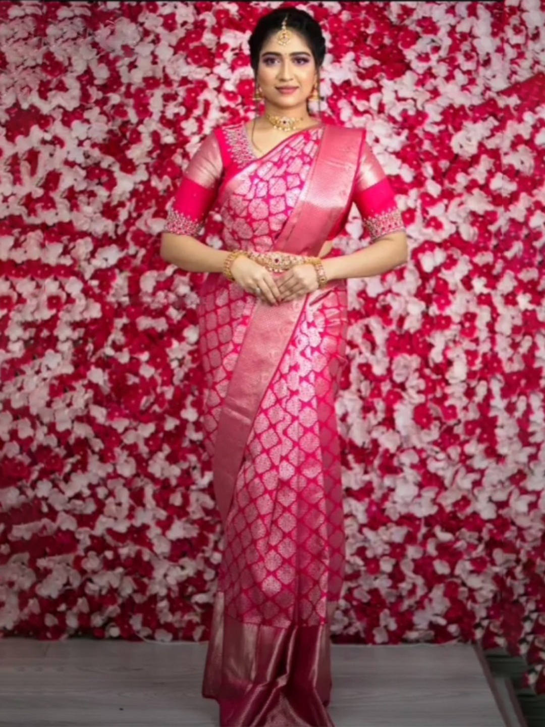 

HOLLYBEE TELLS Ethnic Motifs Zari Pure Silk Kanjeevaram Saree, Pink