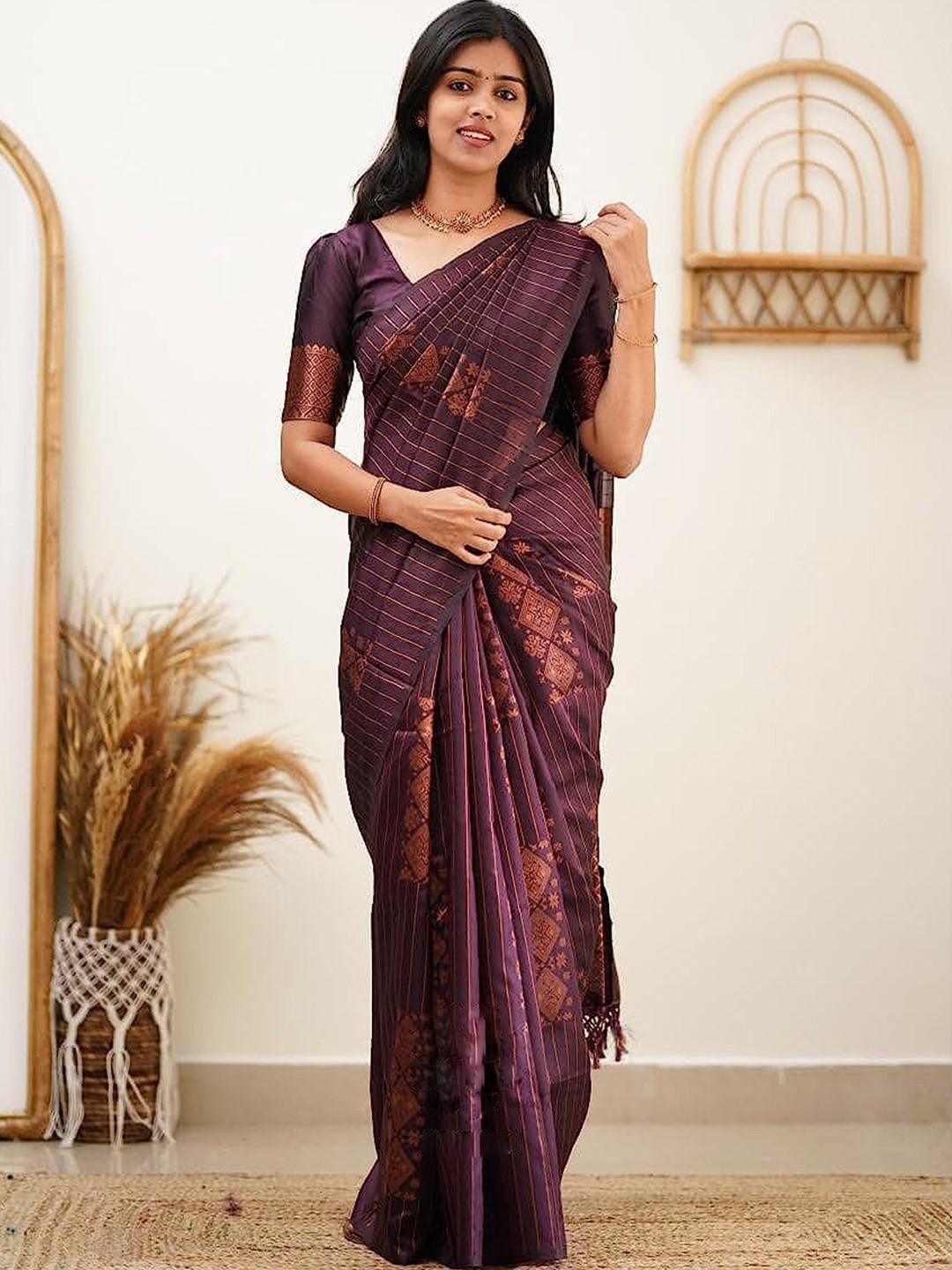 

HOLLYBEE TELLS Ethnic Motifs Woven Design Zari Pure Silk Kanjeevaram Saree, Purple