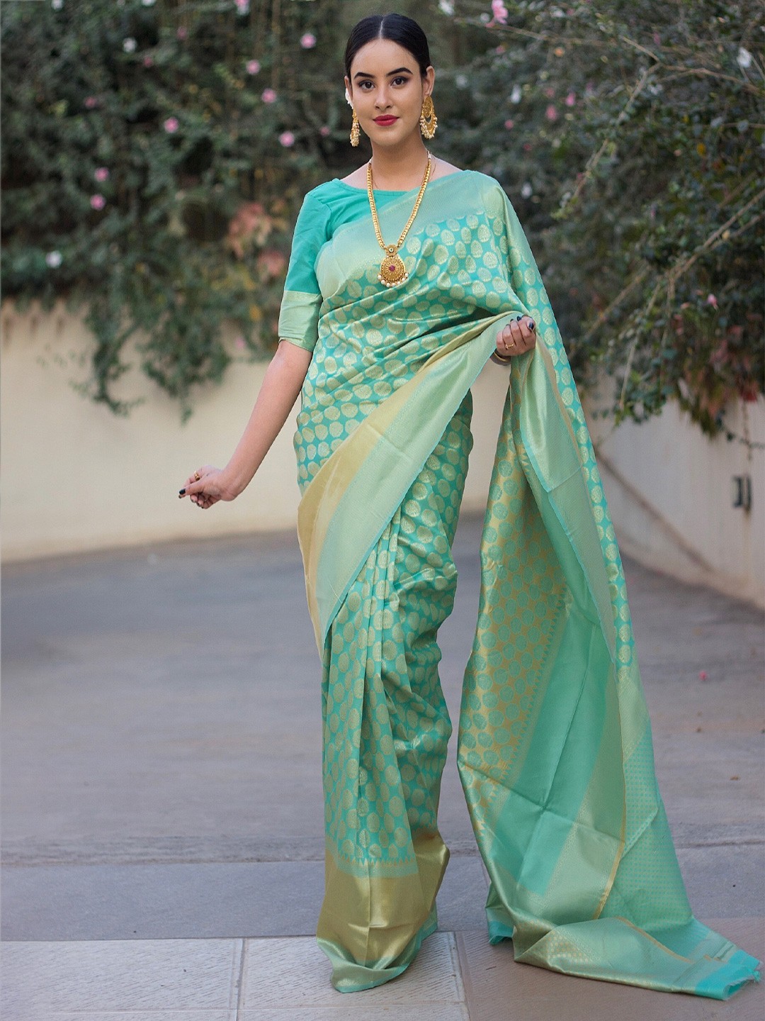 

HOLLYBEE TELLS Ethnic Motifs Zari Pure Silk Kanjeevaram Saree, Green