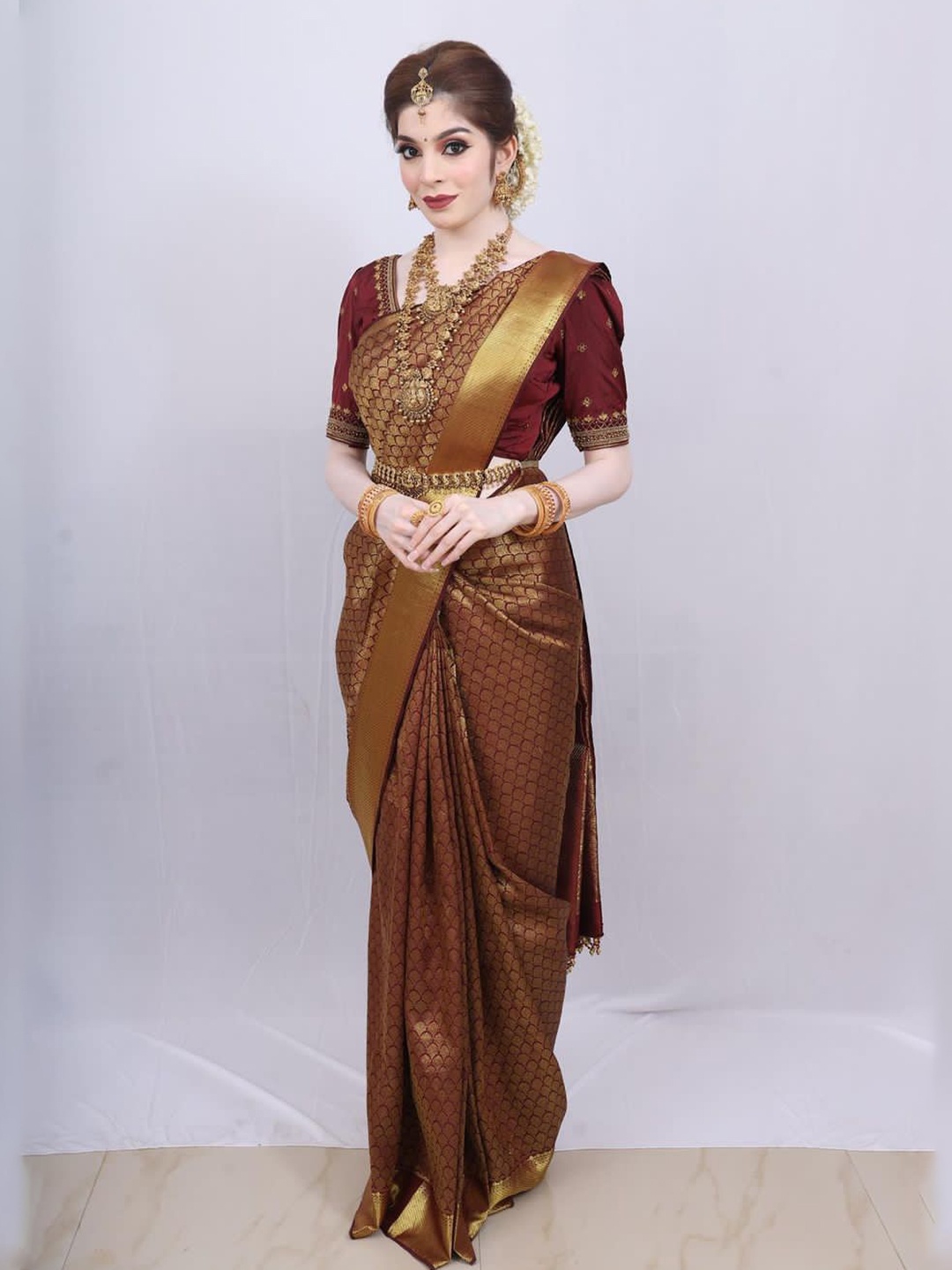 

HOLLYBEE TELLS Ethnic Motifs Zari Pure Silk Mysore Silk Saree, Maroon