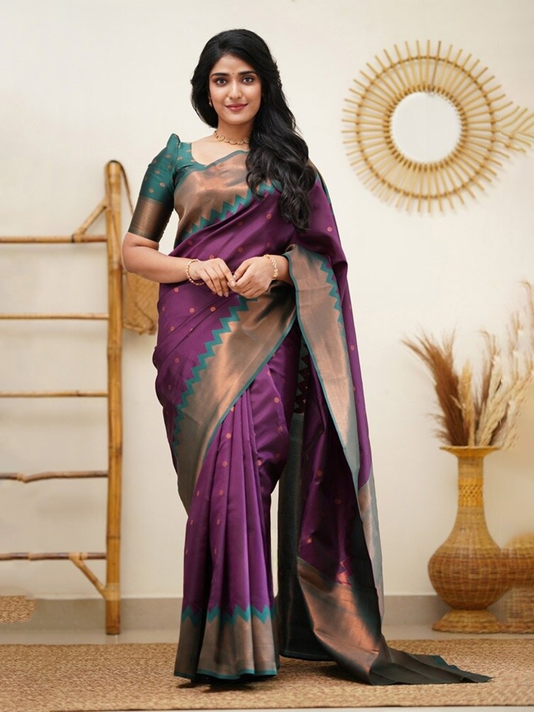 

HOLLYBEE TELLS Ethnic Motifs Woven Design Zari Pure Silk Kanjeevaram Saree, Purple