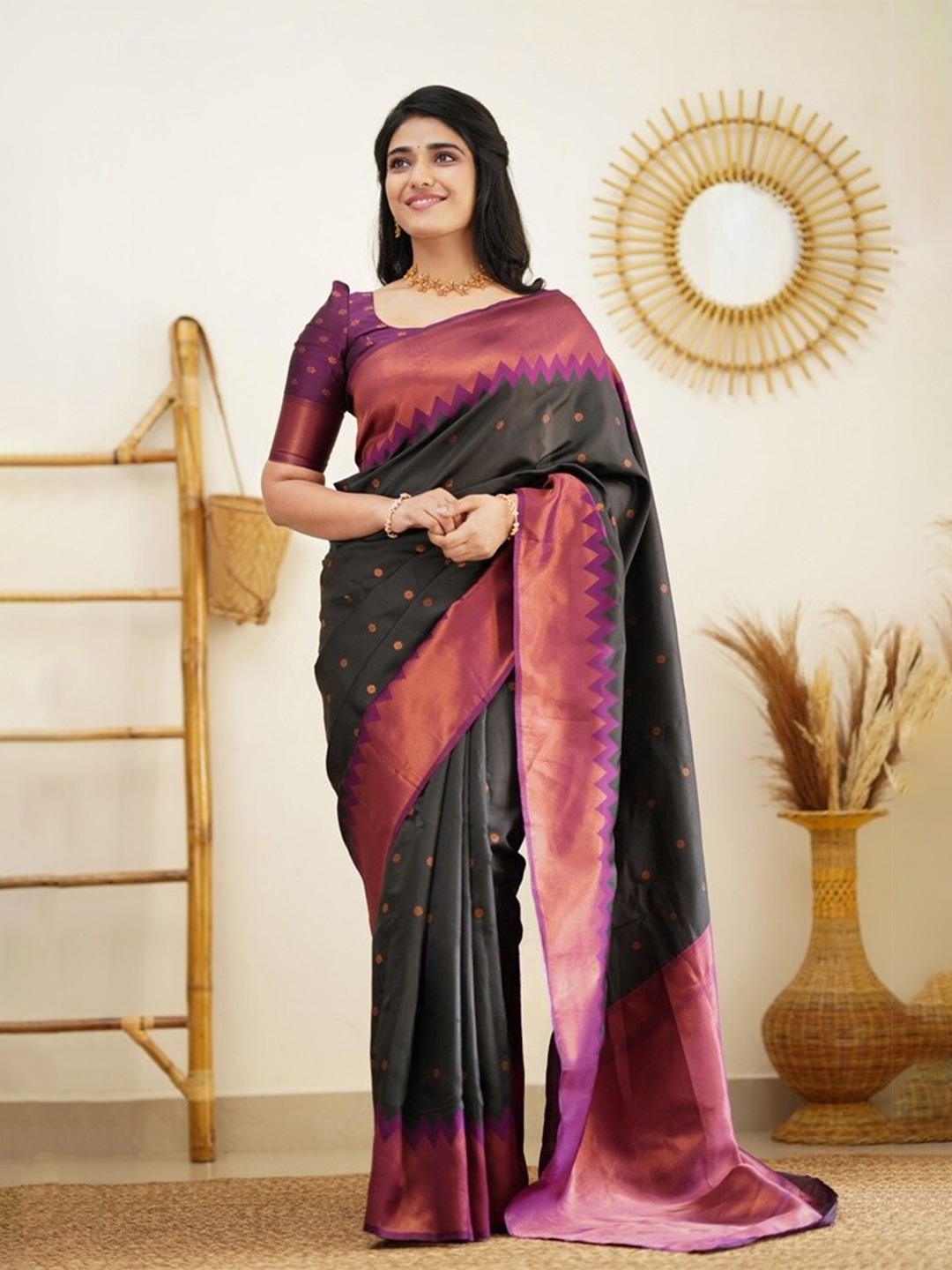 

HOLLYBEE TELLS Ethnic Motifs Zari Pure Silk Banarasi Saree, Black