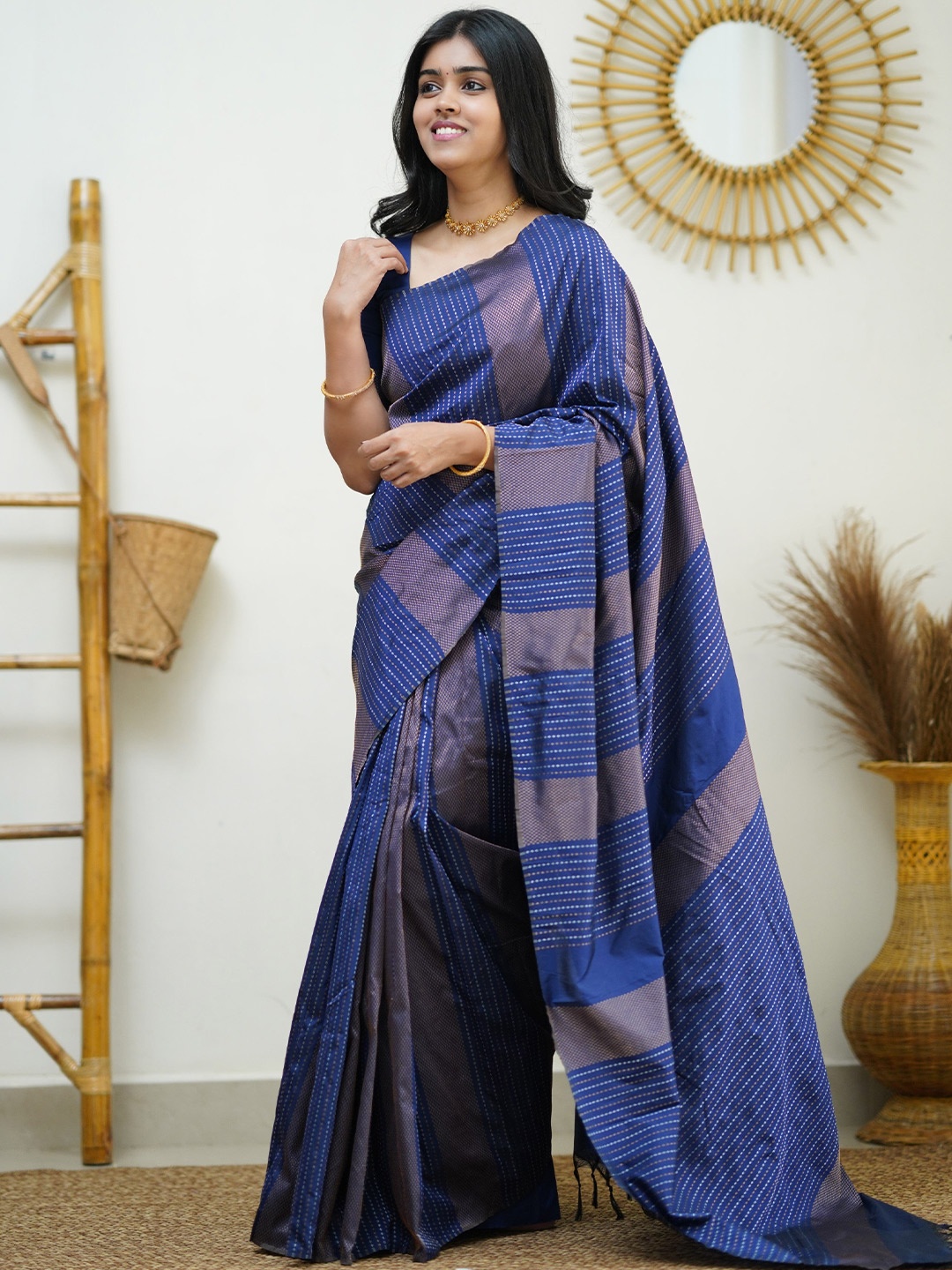 

HOLLYBEE TELLS Ethnic Motifs Zari Pure Silk Kanjeevaram Saree with Tassels, Blue