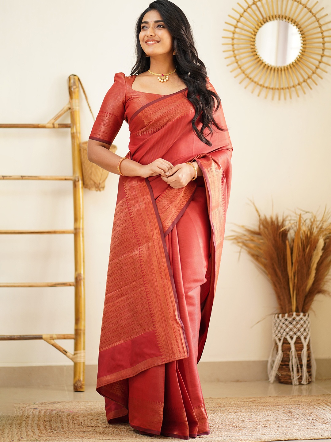 

HOLLYBEE TELLS Ethnic Motifs Woven Design Zari Pure Silk Kanjeevaram Saree, Red