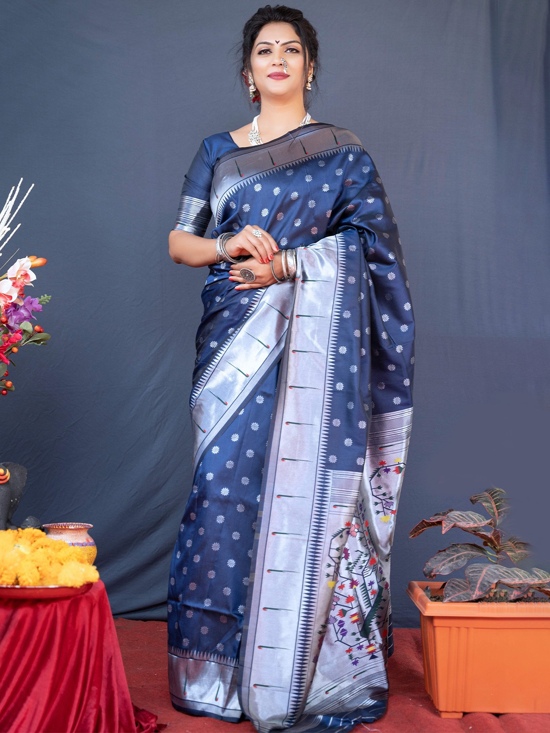 

HOLLYBEE TELLS Ethnic Motifs Zari Pure Silk Kanjeevaram Saree, Blue