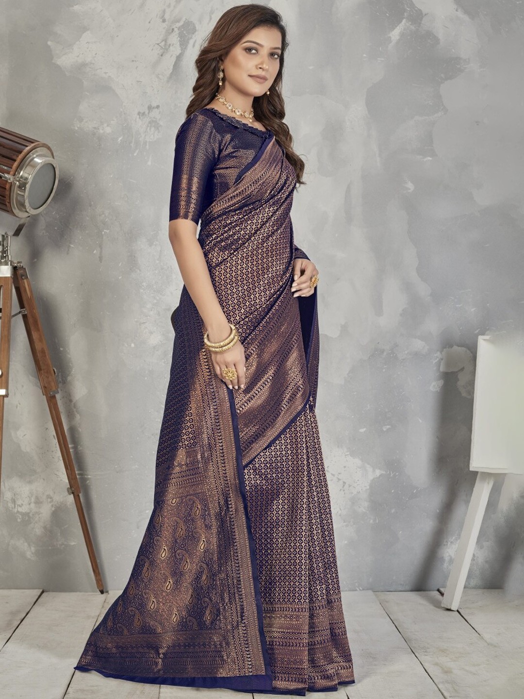 

HOLLYBEE TELLS Ethnic Motifs Woven Design Zari Pure Silk Kanjeevaram Saree, Blue
