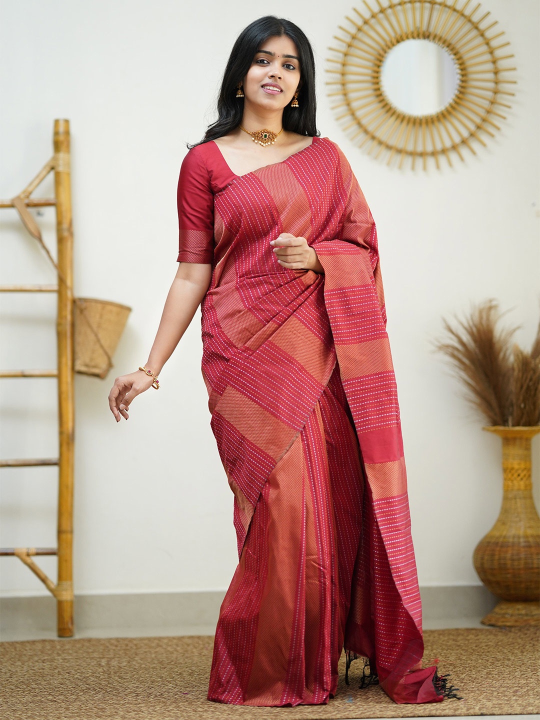 

HOLLYBEE TELLS Ethnic Motifs Zari Pure Silk Paithani Saree, Pink