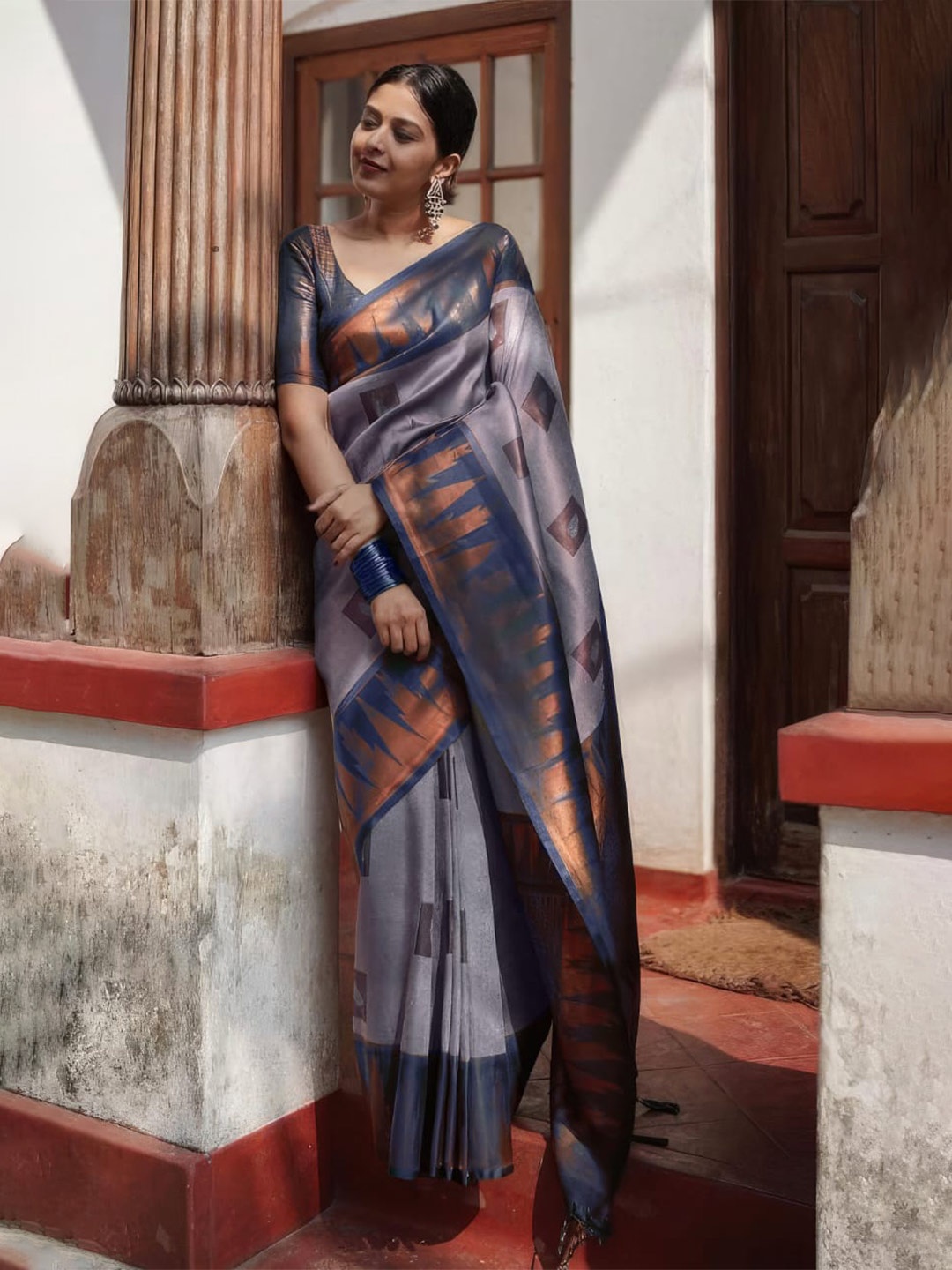 

HOLLYBEE TELLS Ethnic Motifs Woven Design Zari Pure Silk Kanjeevaram Saree, Blue