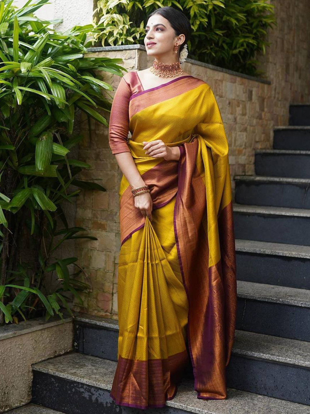 

HOLLYBEE TELLS Ethnic Motifs Zari Pure Silk Kanjeevaram Saree, Yellow